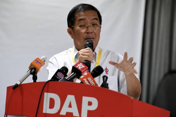 Tan Kok Wai berucap pada Majlis Konvesyen Tahunan Negeri DAP Wilayah Persekutuan Kuala Lumpur 2019 di Ibu Pejabat DAP Kebangsaan hari ini. -Foto Bernama