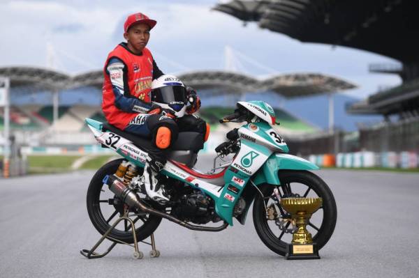 Aliff Danial dinobat selaku juara kelas Wira pada Kejuaraan Cub Prix Malaysia PETRONAS 2019.