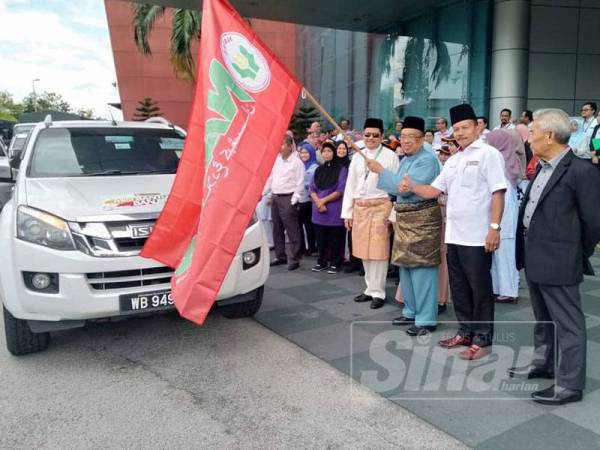 Datuk Phahrolrazi Mohd Zawawi ketika menyempurnakan Pelancaran Skuad Bantuan Banjir 2019 yang berlangsung di Ibu Pejabat Nafas di sini hari ini.