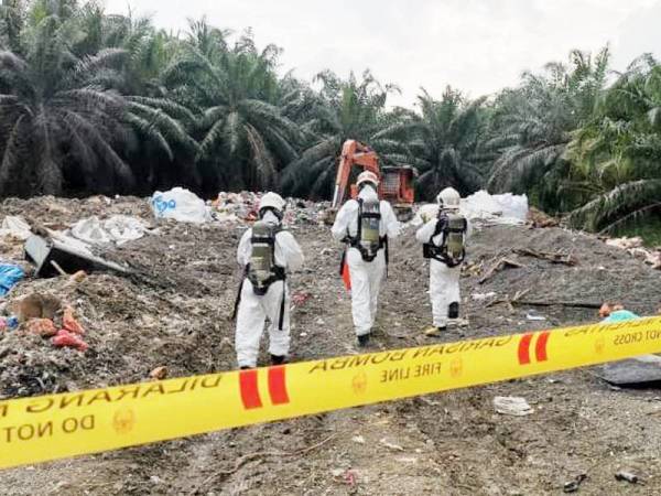 Pihak berkuasa sedang menjalankan kerja-kerja di lokasi kejadian.