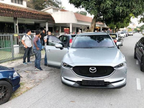 Seorang penjenayah cedera terkena satu das tembakan ketika cuba melarikan diri daripada ditahan di Jalan Ipoh semalam. Foto: PDRM