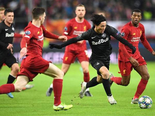 Kelibat Minamino berjaya mencuri perhatian ketika Salzburg berdepan Liverpool dalam kedua-dua aksi peringkat kumpulan Liga Juara-Juara musim ini. - Foto AFP