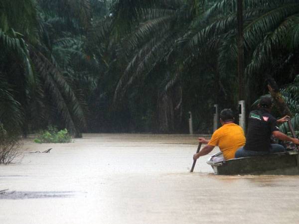 Dua pusat pemindahan sementara (PPS) untuk mangsa banjir dibuka di daerah Kulai susulan hujan lebat, yang menempatkan 113 mangsa daripada 36 keluarga -Foto Bernama