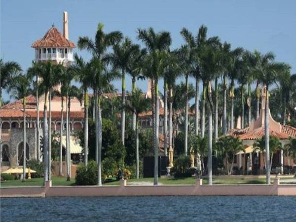 Seorang warga China ditahan kerana menceroboh resort Mar-a-Lago milik Trump di Florida semalam. - Foto: AFP