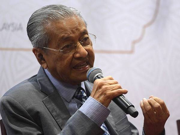 Tun Dr Mahathir Mohamad bercakap pada hari terakhir Sidang Kemuncak Kuala Lumpur 2019 di sini hari ini. - Foto Bernama