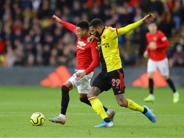 Antara aksi menarik dipamerkan pemain kedua-dua pasukan di Vicarage Road, sebentar tadi. - Foto Premier League