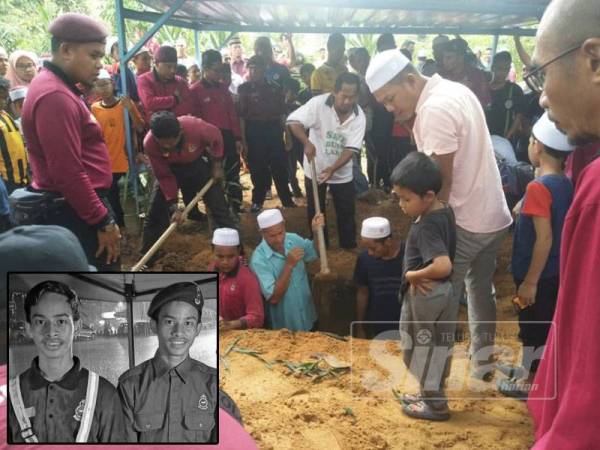 Jenazah Muhamad Najib selamat dikebumikan bersebelahan kubur kembarnya di Tanah Perkuburan Islam Changkat Ibol, Bukit Gantang sekitar jam 2.40 petang tadi.