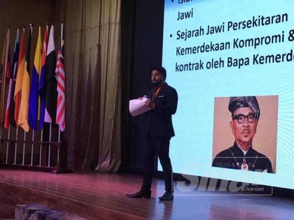 Arun Dorasamy ketika bercakap pada Kongres Jawi Kebangsaan di sini hari ini.