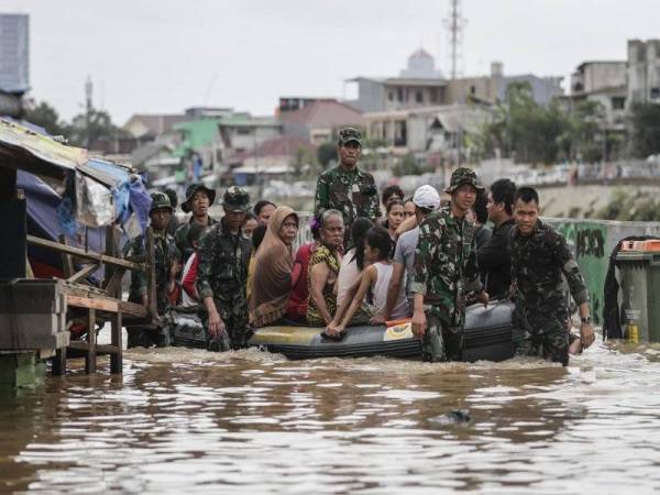 Korban banjir di Jakarta meningkat 30 orang  Sinar Harian