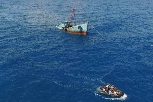 Hampir 500 bot nelayan bersedia untuk menangkap ikan di Natuna sambil mengintip kawasan perairan itu bagi menjaga keselamatan sempadan wilayah negara.