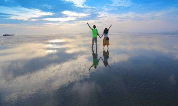 Skymirror antara tarikan pelancong yang ditawarkan di Kuala Selangor.