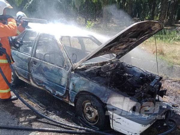 Sebuah kereta Proton Iswara musnah terbakar dalam kejadian berasingan berhampiran Kilang Perwaja Steel di Gurun.