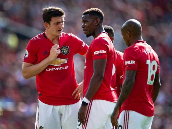 Maguire (kiri) menggesa barisan pemain United bangkit menampilkan rentak lebih konsisten dalam setiap aksi EPL musim ini.