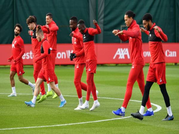 Van Dijk (dua dari kanan) tidak mahu para pemain Liverpool memandang mudah cabaran Wolves menjelang kunjungan The Reds ke Stadium Molineux awal pagi Jumaat ini.