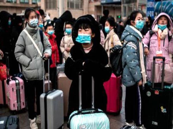 Pegawai bandar itu menggesa orang ramai supaya tidak berkunjung ke Wuhan, sementara penduduk pula perlu mengelak daripada meninggalkan bandar berkenaan.