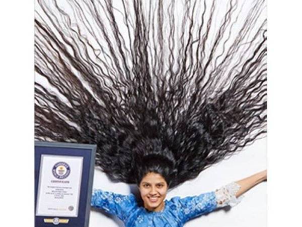 Nilanshi Patel miliki rambut terpanjang dan tercatat dalam Guiness World Records. - Foto: Instagram Guiness World Records