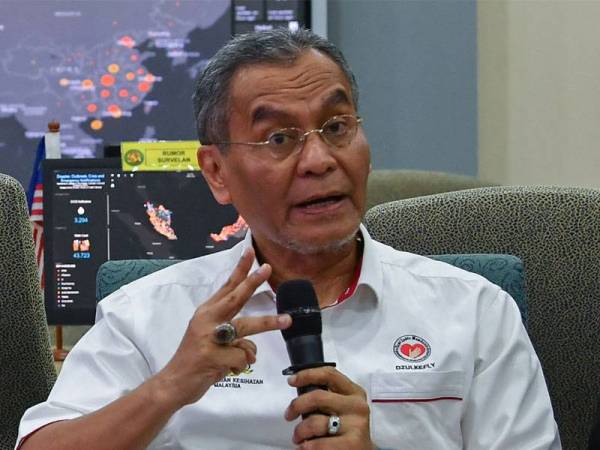 Menteri Kesihatan Datuk Seri Dr Dzulkefly Ahmad ketika sidang media mengenai wabak 2019 novel koronavirus di Pusat Kesiapsiagaan dan Tindak Cepat Krisis Negara (CPRC) hari ini.-fotoBERNAMA