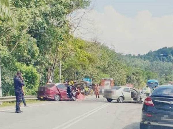 Dua pemandu maut dalam kemalangan petang tadi.