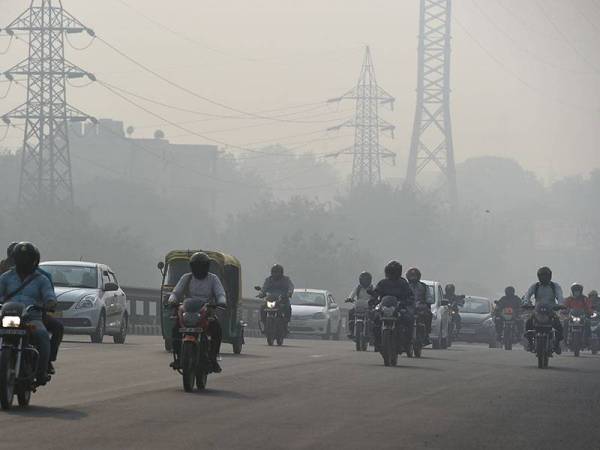 India berdepan pencemaran udara yang teruk November lalu. - Foto AFP