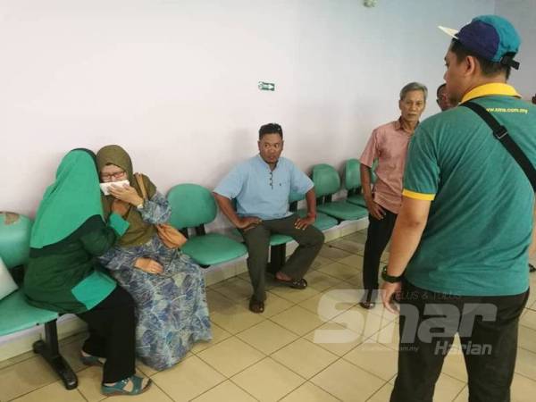 Norhayati ketika ditemui di pekarangan bilik mayat Hospital Sungai Buloh petang tadi.