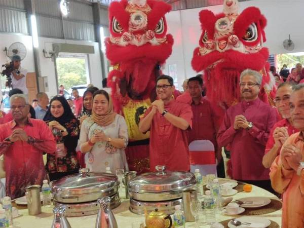 Ahmad Faizal bersama Waytha Moorthy hadir majlis sambutan Tahun Baru Cina peringkat DUN Chenderiang di Dewan Komuniti Kampung Baru Tanah Mas, Bidor.