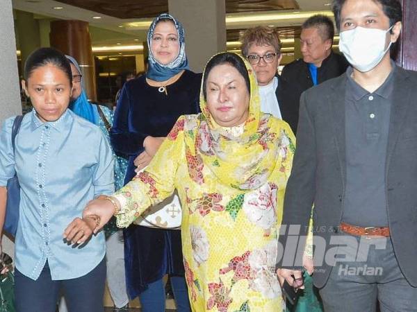 Rosmah tiba di Mahkamah Kuala Lumpur hari ini. - Foto: SHARIFUDIN ABDUL RAHIM