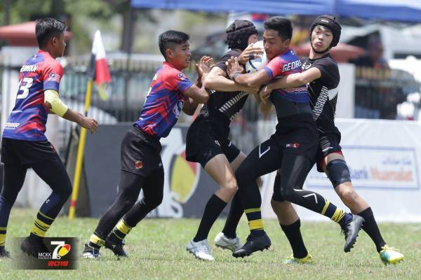 Edisi kali ini menyaksikan 24 pasukan dari sekolah menengah tempatan dan luar negara berentap untuk merebut piala berprestij dikenali sebagai Trofi NJ Ryan. FOTO: FB MCKK Premier 7s 