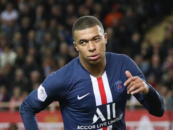 Bekas pemain tengah Liverpool, Danny Murphy mencadangkan agar The Reds dapat menggantikan Roberto Firmino dengan Kylian Mbappe bagi memantapkan jentera serangan pasukan itu.