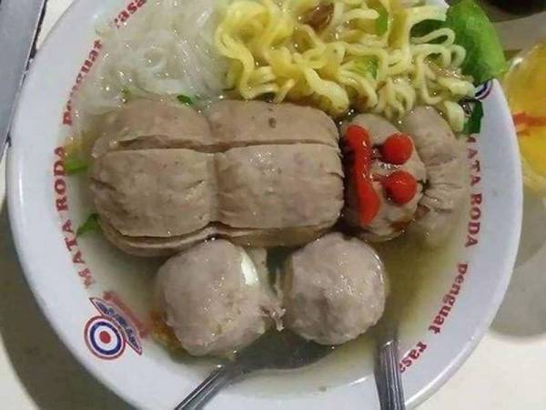 Bakso pocong itu pernah menjadi tular di media sosial. - Foto Agensi