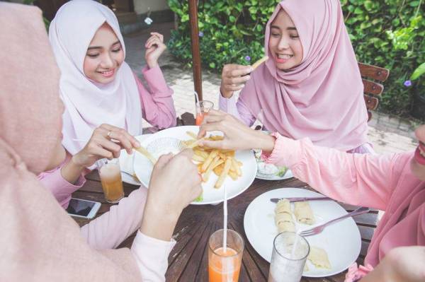 MAKAN ketika berasa lapar dan berhentilah sebelum kenyang.