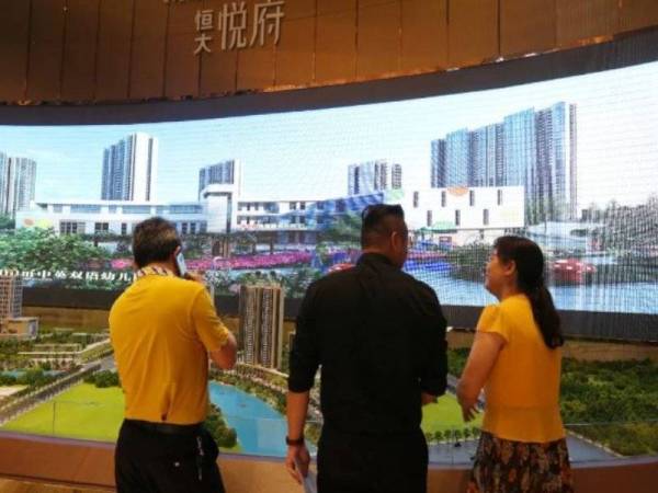 Evergrande mempunyai banyak hartanah untuk dijual secara dalam talian. - Foto Agensi