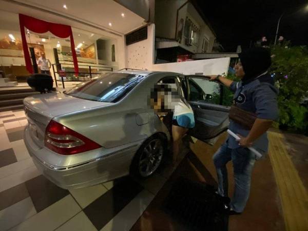 Wanita ini mengakui kereta mewahnya dibeli hasil wang menjual tubuhnya.