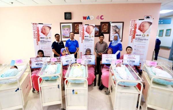 Rm100 Dana Didik Harapan Buat Setiap Bayi Lahir Di Johor