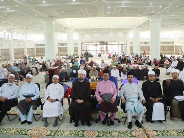 Asmuni dan Dr Ali Muhyiddin ketika ditemui pada Ijtimak Ilmuan Islam Negeri Perak di Masjid Negeri Perak di sini hari ini.