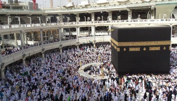 Langkah penggantungan sementara visa umrah bertujuan mengekang penularan wabak Covid-19. - Agensi 