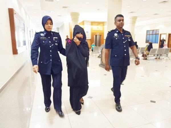 Aini Syanina didenda RM6,000 oleh Mahkamah Majistret Kuantan selepas mengaku bersalah atas tuduhan melemparkan kata-kata kurang sopan kepada anggota polis pada 12 Januari lalu.