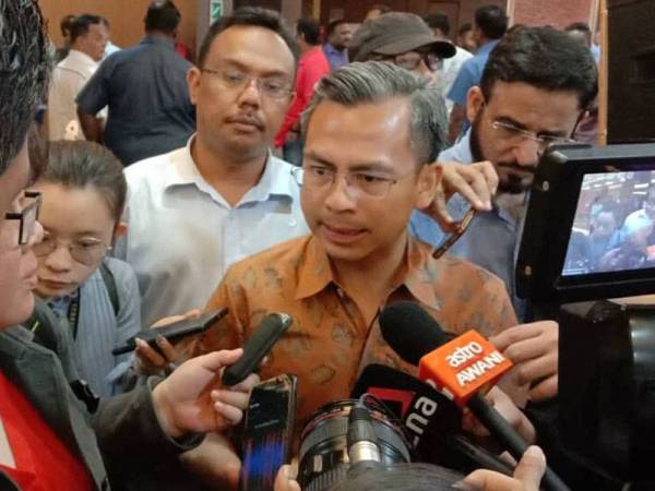 Fahmi Fadzil ditemui pada Program Pertahan Mandat Rakyat yang diadakan secara tertutup di Pusat Konvensyen Sime Darby Bukit Kiara malam ini.