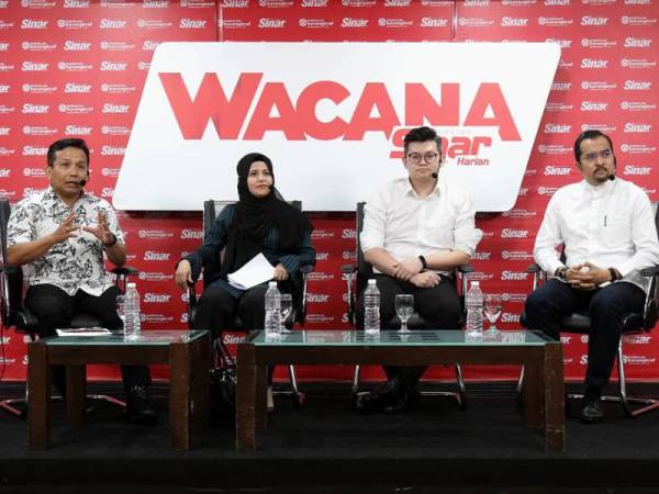 Wacana siri ke-160 menampilkan dari kiri Sayed Munawar, Syarifah Syahirah, Dr Kelvin dan Asyraf Wajdi di Auditorium Karangkraf, Seksyen 15, Shah Alam. FOTO ASRIL ASWANDI SHUKOR.