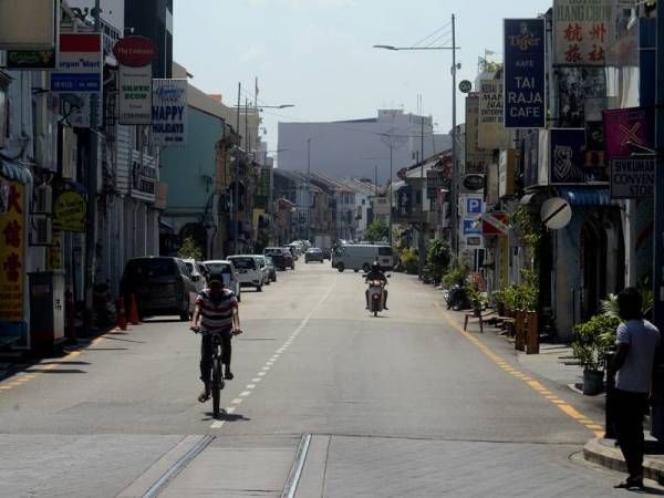 Keadaan aliran trafik di sekitar Bandaraya George Town lengang berikutan Perintah Kawalan Pergerakan bagi mencegah penularan Covid-19. 