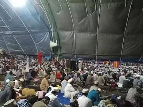 Ribuan peserta menghadiri himpunan tabligh Ijtima Dunia 2020 di Gowa, Sulawesi Selatan. - Agensi