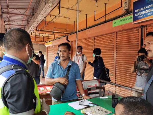 Orang awam turut di nasihat polis dalam operasi Covid-19 yang dijalankan pihak IPK Kontinjen Selangor.