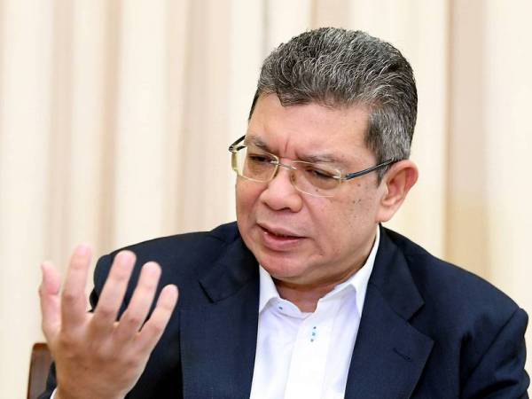 Menteri Komunikasi dan Multimedia Datuk Saifuddin Abdullah pada sidang media bersama Bernama dan RTM hari ini. - Foto Bernama