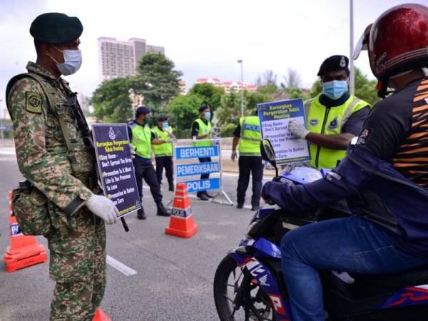 Dianggarkan lebih 5,000 petugas menjalankan pemantauan dan penguatkuasaan di Wilayah Persekutuan secara tiga syif sepanjang tempoh Perintah Kawalan Pergerakan. - Foto Bernama