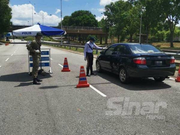 Antara sekatan jalan raya yang dilaksanakan di Putrajaya sepanjang tempoh pelaksanaan Perintah Kawalan Pergerakan (PKP).