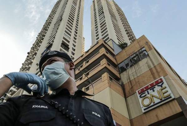 Kerajaan menguatkuasakan PKPD di Menara City One, Jalan Munshi Abdullah, Kuala Lumpur berkuat kuasa hari ini hingga 13 April ini. FOTO: AWANI