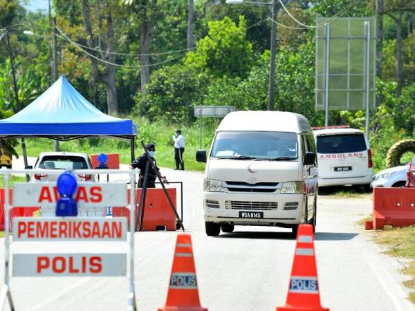 Kerajaan menguatkuasakan Perintah Kawalan Pergerakan Diperketatkan (PKPD) di kawasan Batu 21 hingga Batu 24 Sungai Lui. -Foto Bernama