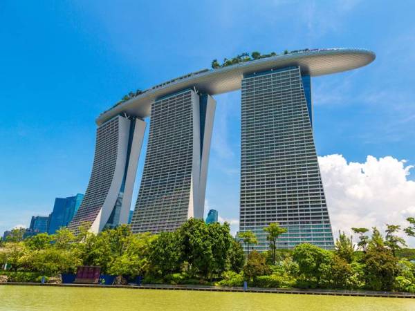 Marina Bay Sands Singapura akan menggantung semua perkhidmatan dan operasi Integrated Resort berkuat kuasa 7 April sehingga 4 Mei susulan penularan wabak Covid-19.