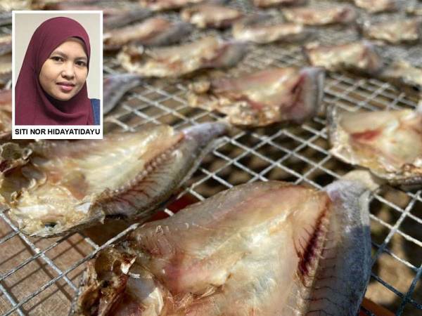 Siti Nor Hidayatidayu mengambil inisiatif mempelbagaikan produk jualannya dengan menjual ikan kering sepanjang PKP.