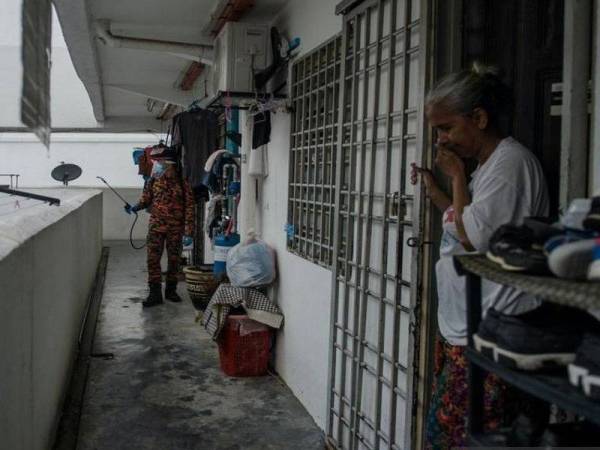 Kawasan Lembah Pantai masih merekodkan kes positif paling tinggi iaitu sebanyak 577 kes setakat jam 12 tengah hari semalam.