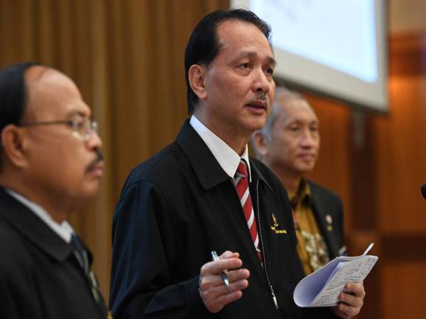 Ketua Pengarah Kesihatan Datuk Dr Noor Hisham Abdullah pada sidang media harian berkaitan jangkitan Covid-19 di Kementerian Kesihatan. - Foto Bernama